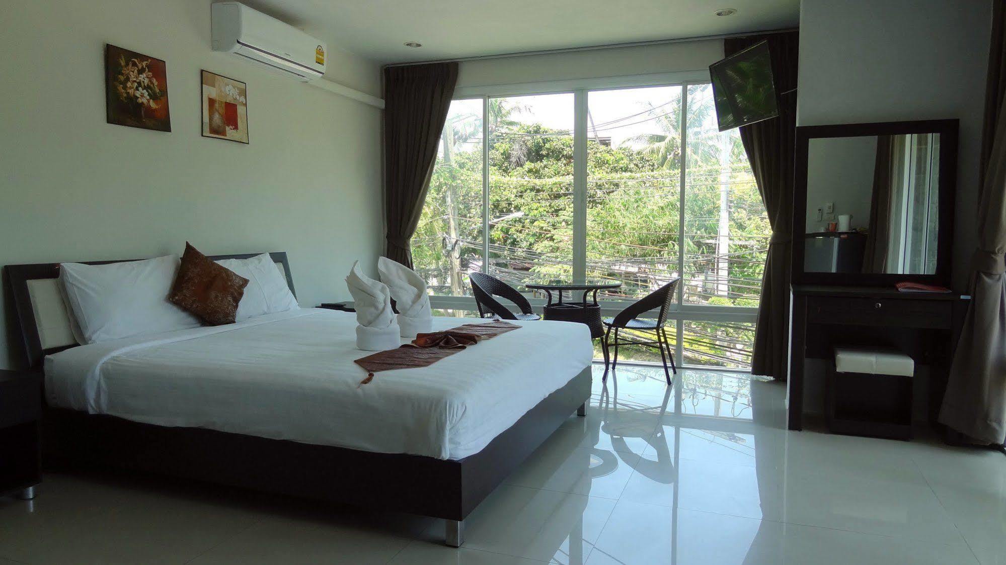 But Different Phuket Boutique Hotel Nai Harn 外观 照片